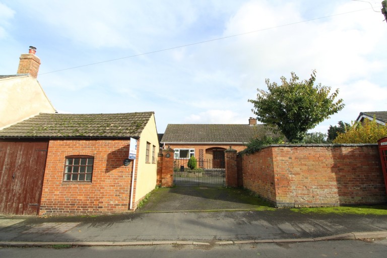 Main Street, Bruntingthorpe