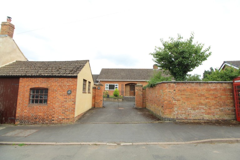 Main Street, Bruntingthorpe